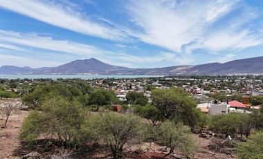 Se vende casa en Jocotepec dentro de coto con vista al lago