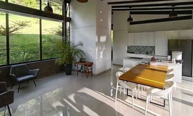 Casa campestre amplia en Marinilla