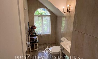Venta Casa Estilo Georgian en Condominio Sector de Nogales