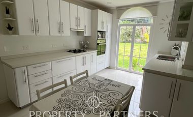 Venta Casa Estilo Georgian en Condominio Sector de Nogales