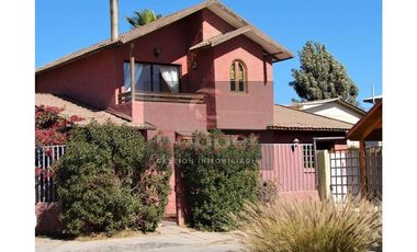 Casa en Venta en Monseñor Giovanni Figari con Pedro León Gallo