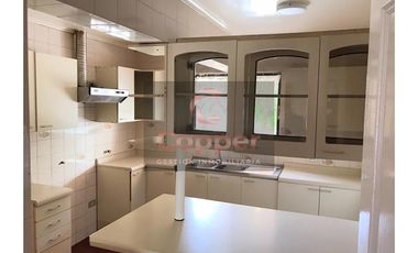 Casa en Venta en Monseñor Giovanni Figari con Pedro León Gallo