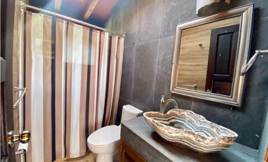 CASA EN CONJUNTO EN AVNDARO