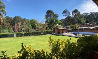 CASA EN CONJUNTO EN AVNDARO