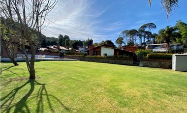 CASA EN CONJUNTO EN AVNDARO