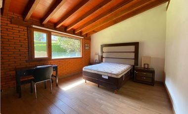 CASA EN CONJUNTO EN AVNDARO