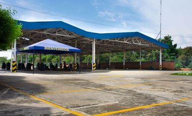 VENTA de LOCALES en GUACARI