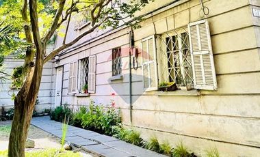 Amplio departamento con hermoso jardin