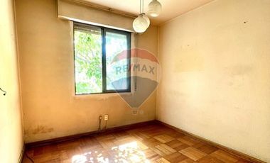 Amplio departamento con hermoso jardin