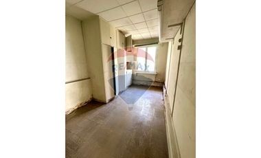 Amplio departamento con hermoso jardin