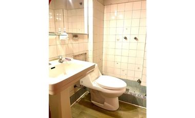 Amplio departamento con hermoso jardin