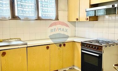 Amplio departamento con hermoso jardin