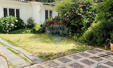 Amplio departamento con hermoso jardin