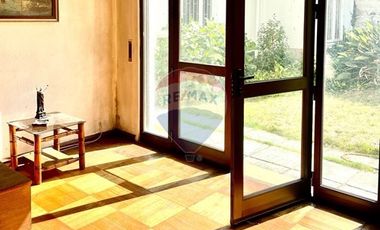 Amplio departamento con hermoso jardin