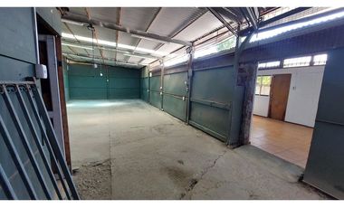 Propiedad industrial con terreno de 500mts2