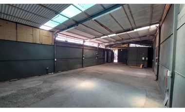 Propiedad industrial con terreno de 500mts2