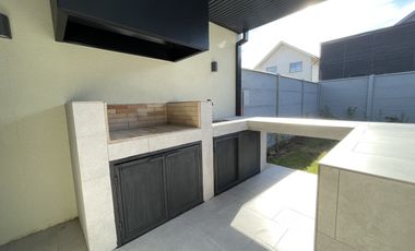 CASA EN PARQUE SAN VALENTÍN