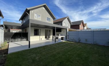 CASA EN PARQUE SAN VALENTÍN