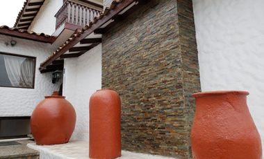 Arriendo Espectacular casa Estilo Colonial en Jardín del Mar