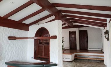 Arriendo Espectacular casa Estilo Colonial en Jardín del Mar