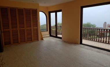 Arriendo Espectacular casa Estilo Colonial en Jardín del Mar