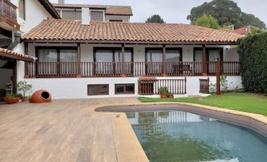 Arriendo Espectacular casa Estilo Colonial en Jardín del Mar