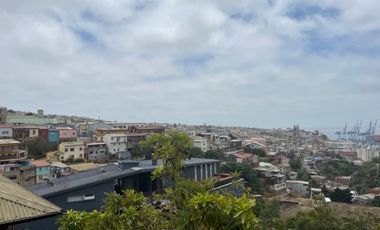 CERRO ALEGRE / CALLE ESTANQUE