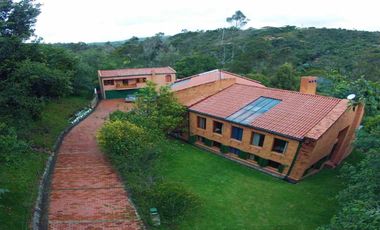 En venta espectacular casa campestre en La Calera, vereda El Hato