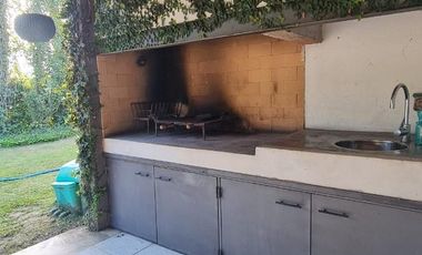 Venta casa 4 dormitorios con pileta y jardín, Ricardone