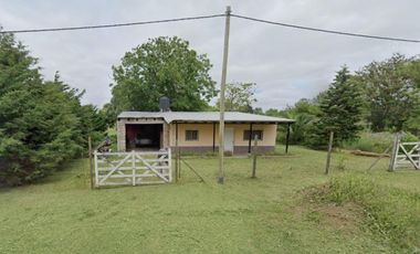 Casa en venta - 3 Dormitorios 2 Baños - Arturo Seguí