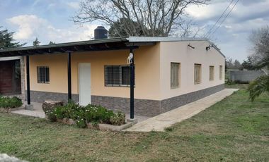 Casa en venta - 3 Dormitorios 2 Baños - Arturo Seguí