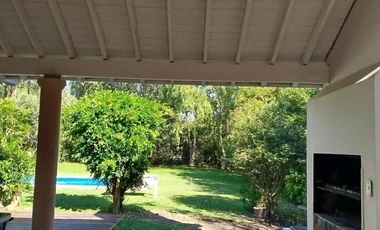 Casa en venta - 3 Dormitorios 2 Baños - La Plata