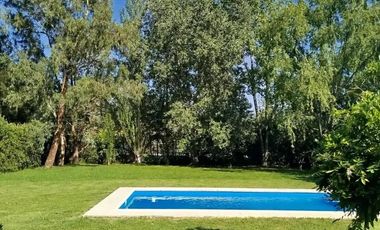 Casa en venta - 3 Dormitorios 2 Baños - La Plata