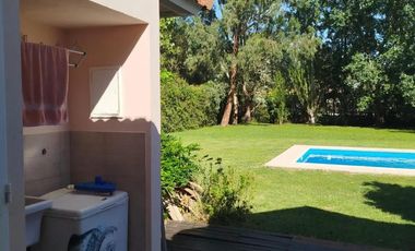 Casa en venta - 3 Dormitorios 2 Baños - La Plata