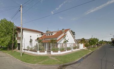 Casa en venta - 3 Dormitorios 2 Baños - San Isidro