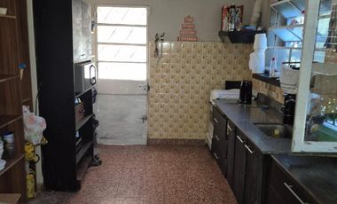 Casa en venta - 3 Dormitorios 2 Baños - San Isidro
