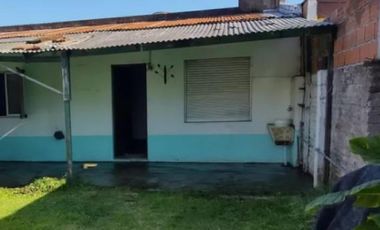Casa en venta - 2 Dormitorios 1 Baño - Mar del Plata