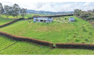 En venta casa campestre, municipio de La Unión, Antioquia.