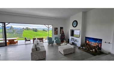 En venta casa campestre, municipio de La Unión, Antioquia.