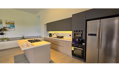 En venta casa campestre, municipio de La Unión, Antioquia.