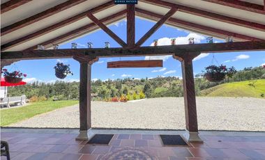 VENTA DE CASA FINCA en San Vicente a sólo 1 km del área Urbana