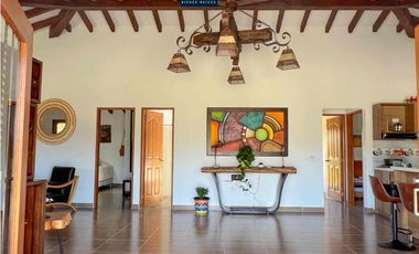 VENTA DE CASA FINCA en San Vicente a sólo 1 km del área Urbana