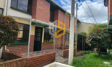 SE ARRIENDA CASA EN CONDOMINIO AQUINE ALTO.MB