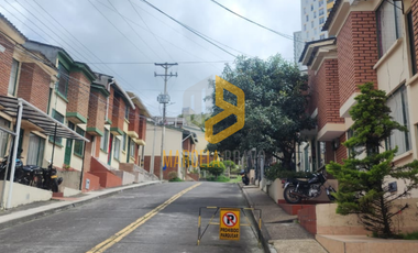 SE ARRIENDA CASA EN CONDOMINIO AQUINE ALTO.MB