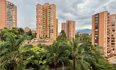 Apartamento remodelado en venta en El Poblado - San Lucas