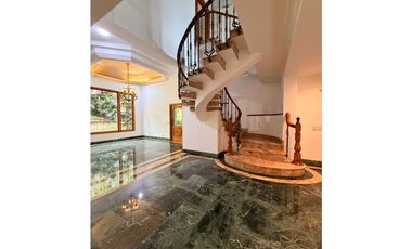 Casa en Venta en El Poblado sector La Calera