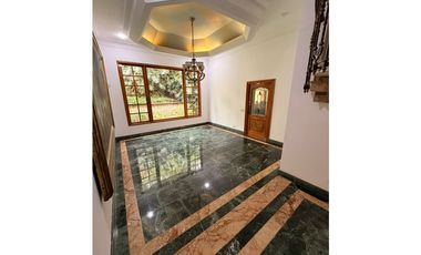 Casa en Venta en El Poblado sector La Calera