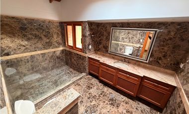 Casa en Venta en El Poblado sector La Calera