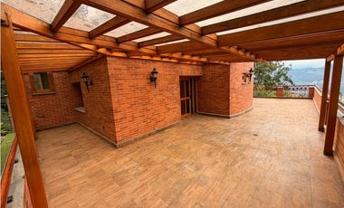 Casa en Venta en El Poblado sector La Calera