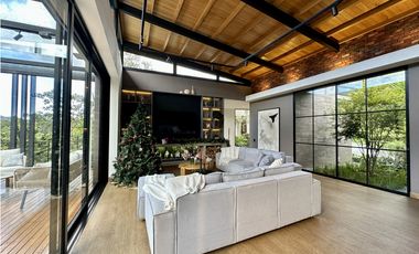 Venta De Casa Campestre En El Retiro